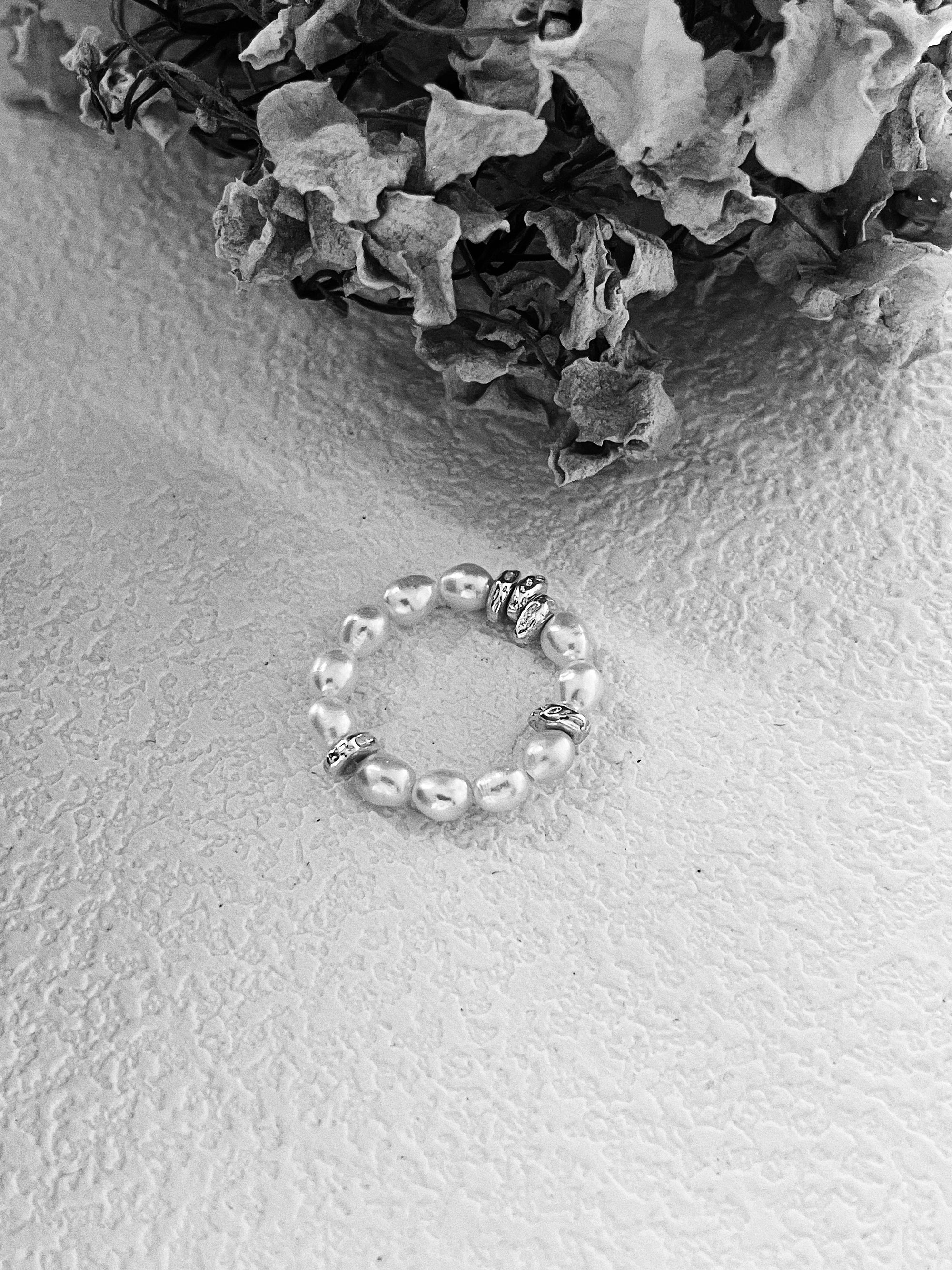 Mini Bean Pearl Ring